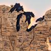 ENJOY THE WOOD 3D LED Wooden USA Map – US States Travel Tracker Wooden Lighting Wall Decor Push Pin Map United States – LED 3.0 Wood Mark Your Travels (Multicolor)(Gold)